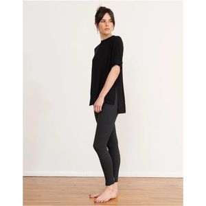 ADay essentialist t-shirt black M